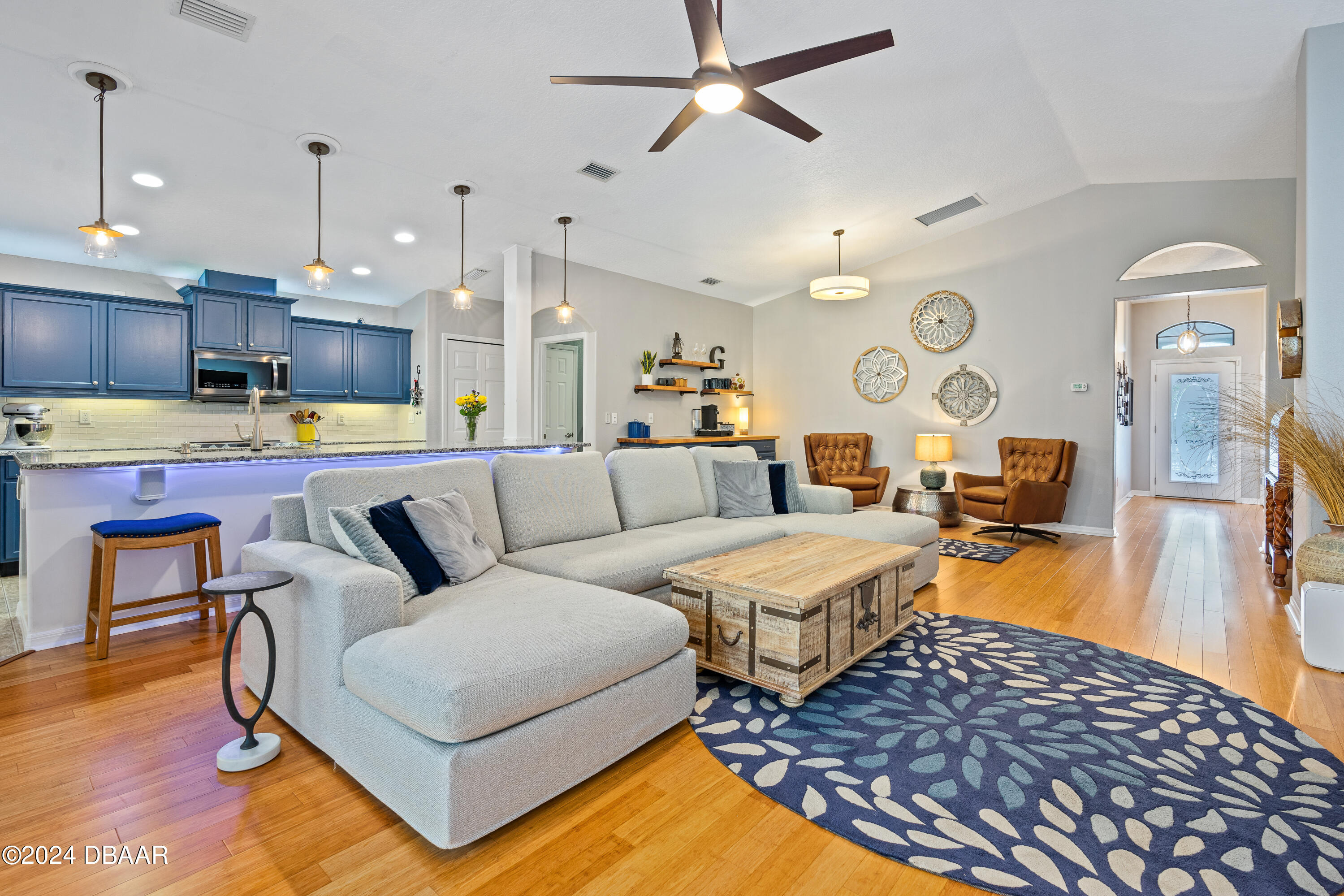 332 Bridlepath Lane Ormond Beach, FL 32174 - Photo 4 of 52 BB62FAAD-D018-4B67-8F81-F500074D9982