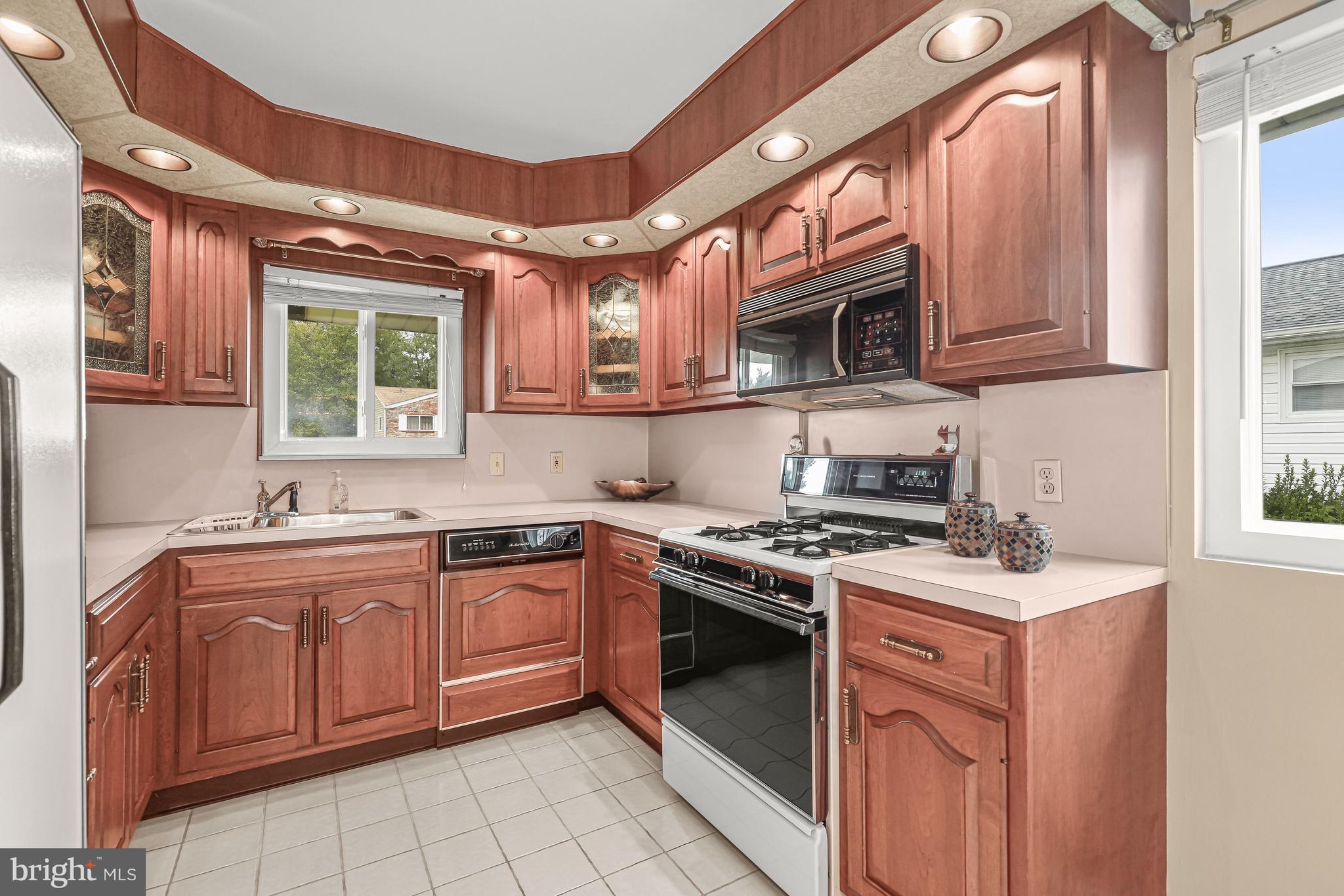 8108 Candle Lane Rosedale, MD 21237 - Photo 7 of 37 Kitchen