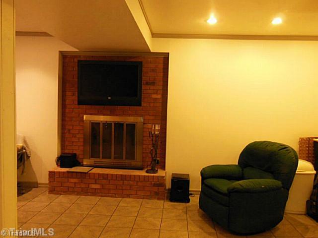 127 Applegate Road Kernersville, NC 27284 - Photo 10 of 16 Den/Family/Great Room. Huge Den/Family Room with fireplace.