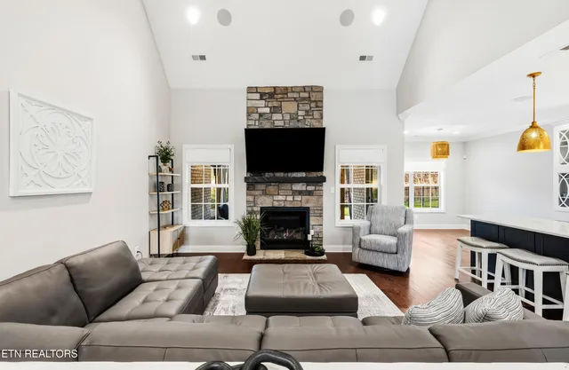 $759,900 | 8338 English Hill Lane, Knoxville, TN 37923