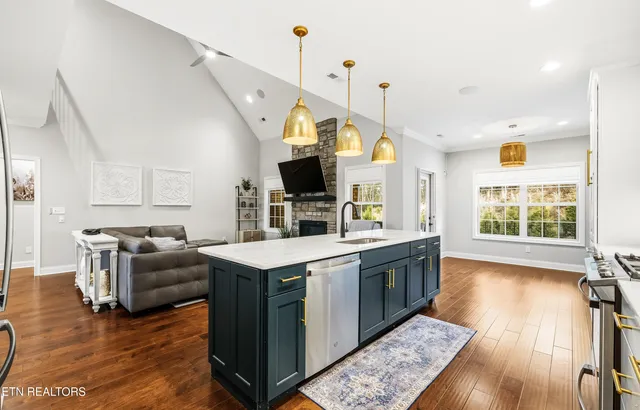 $759,900 | 8338 English Hill Lane, Knoxville, TN 37923