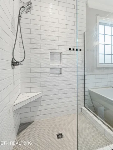 $759,900 | 8338 English Hill Lane, Knoxville, TN 37923