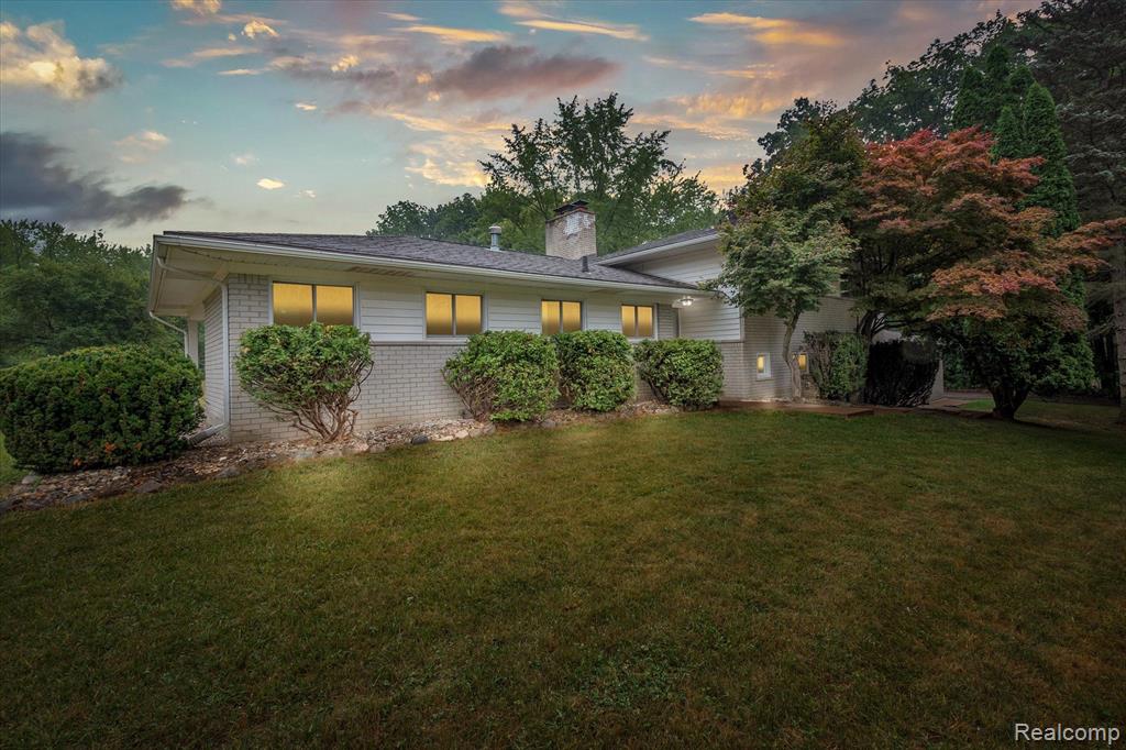 30540 Pear Ridge Farmington Hills, MI 48334 - Photo 2 of 66