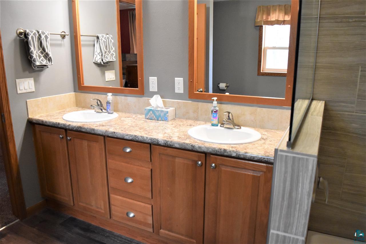 1102 Almac Drive Proctor, MN 55810 - Photo 11 of 22 Master Bathroom 2