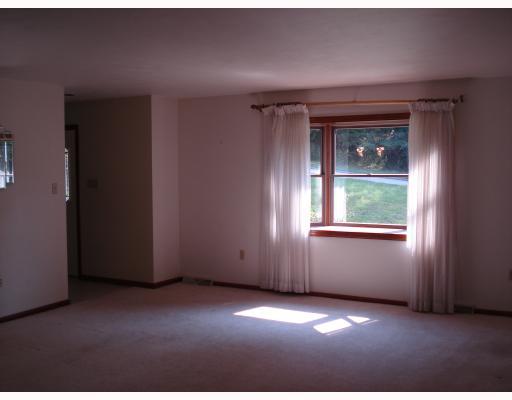 3233 Ridgeway Road Greensburg, PA 15601 - Photo 2 of 8 Living Room.
