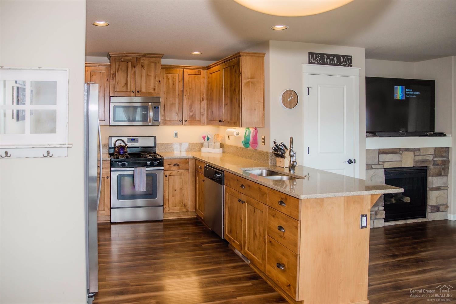 20240 Badger Road Bend, OR 97702 - Photo 4 of 25 Additional Photo