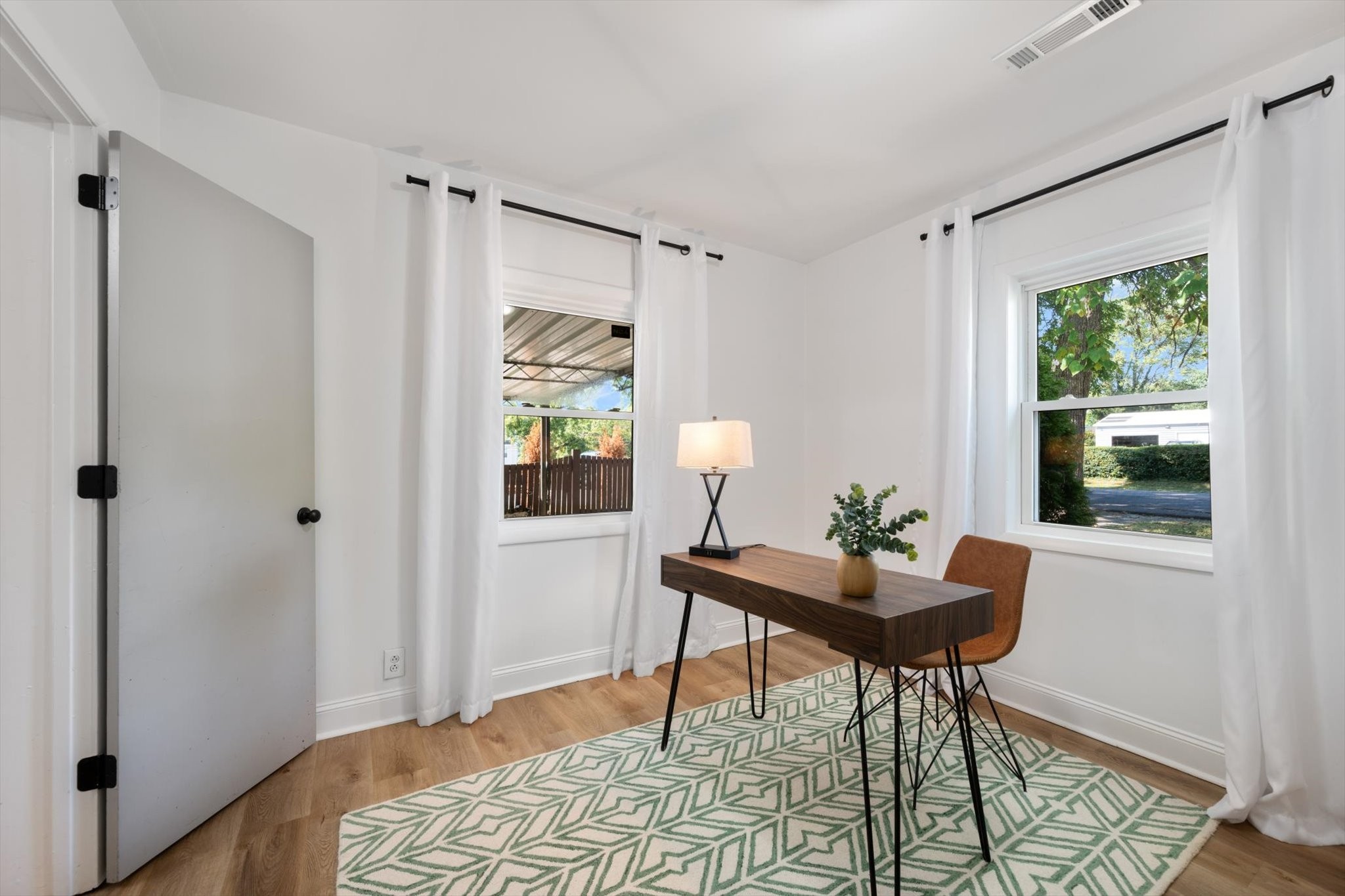 708 Oneida Avenue Nashville, TN 37207 - Photo 11 of 20 a workspace with furniture and a window