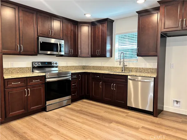 $2,200 | 520 West Rte 66, Unit C, Glendora, CA 91740