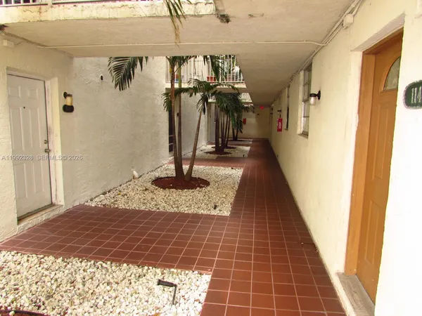 $2,185 | 10090 Northwest 80th Court, Unit 1560, Hialeah Gardens, FL 33016