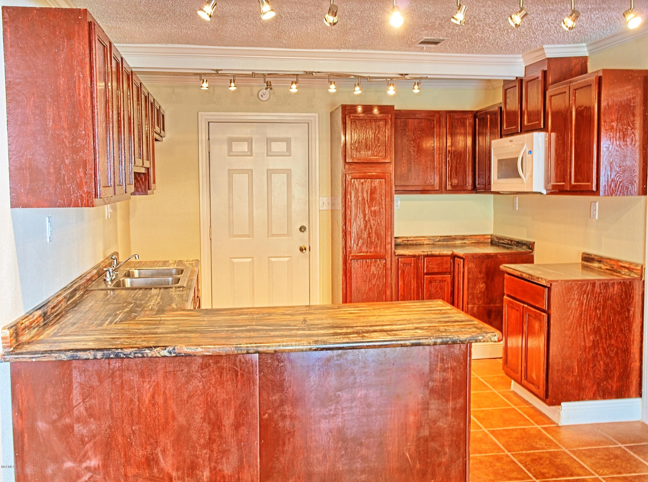 4315 Jamestown Road Moss Point, MS 39563 - Photo 7 of 19 Kitchen1