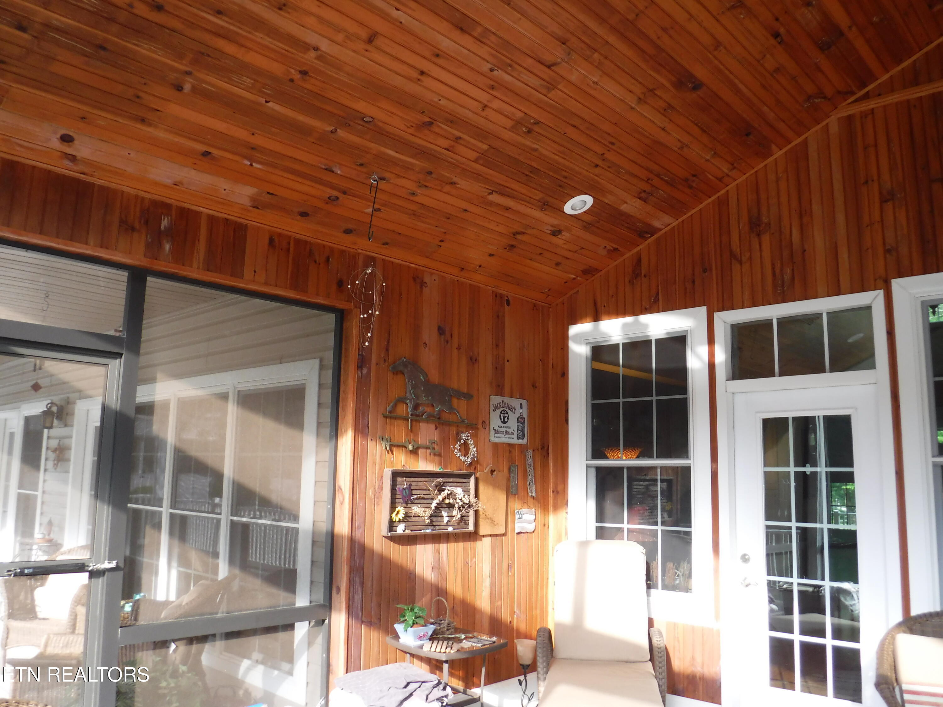 734 Ridgetop Drive Jamestown, TN 38556 - Photo 19 of 32 DSCF0410