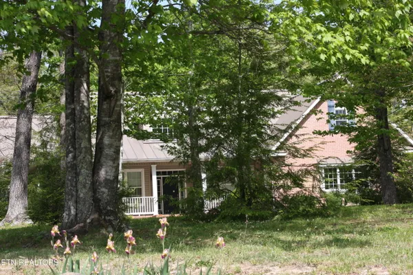 $914,900 | 734 Ridgetop Drive, Jamestown, TN 38556