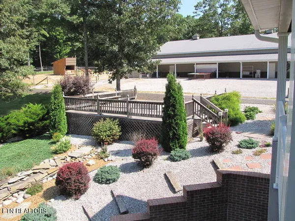 $914,900 | 734 Ridgetop Drive, Jamestown, TN 38556