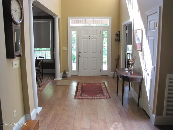 $914,900 | 734 Ridgetop Drive, Jamestown, TN 38556