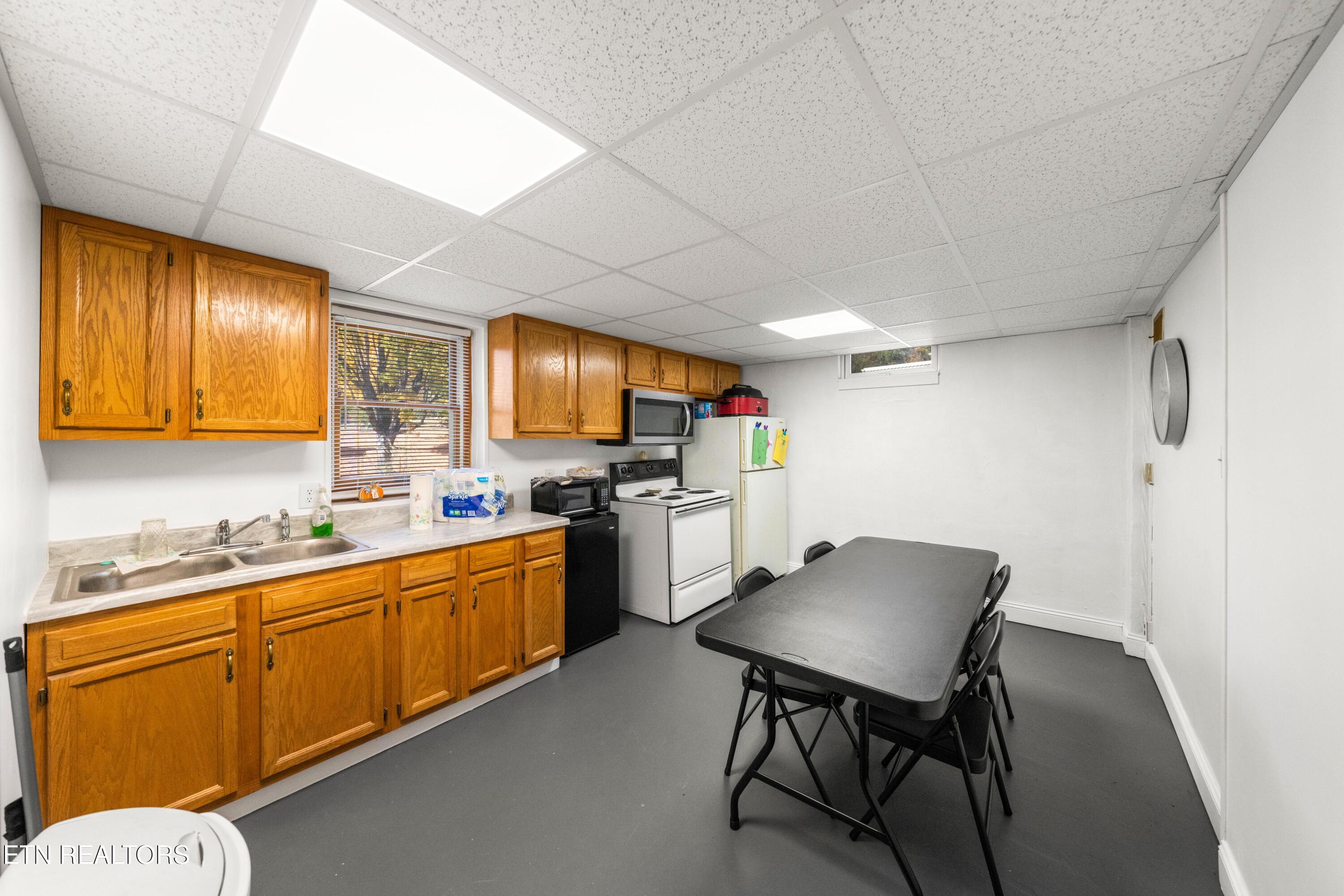 2301 Pulaski Road Knoxville, TN 37914 - Photo 15 of 22 Down stairs kitchen