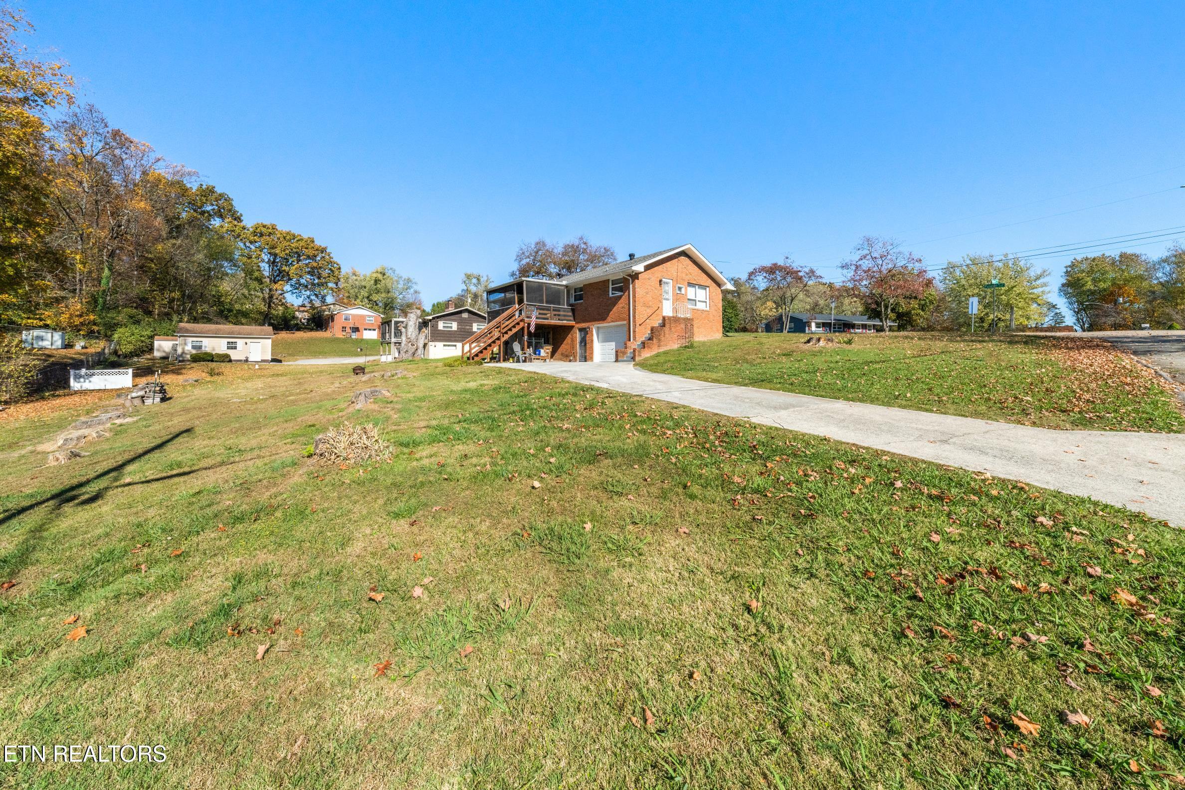 2301 Pulaski Road Knoxville, TN 37914 - Photo 19 of 22 Huge Yard