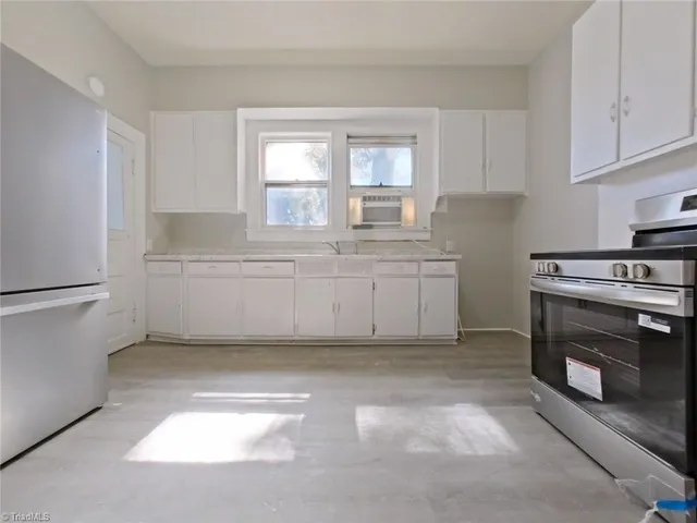 $1,000 | 1006 Holton Place, Unit A, High Point, NC 27262