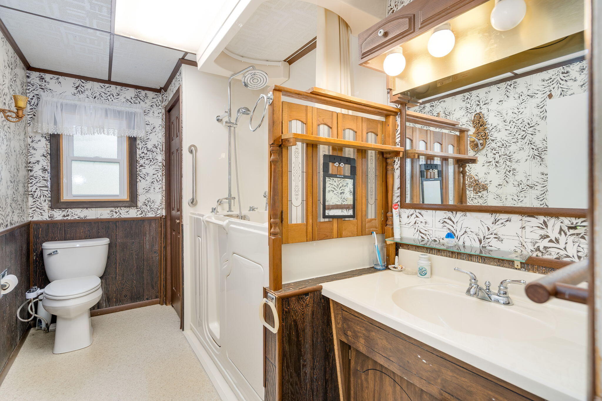 12304 Ferden Road Chesaning, MI 48616 - Photo 67 of 70 70-web-or-mls-Interiors (39 of 47)