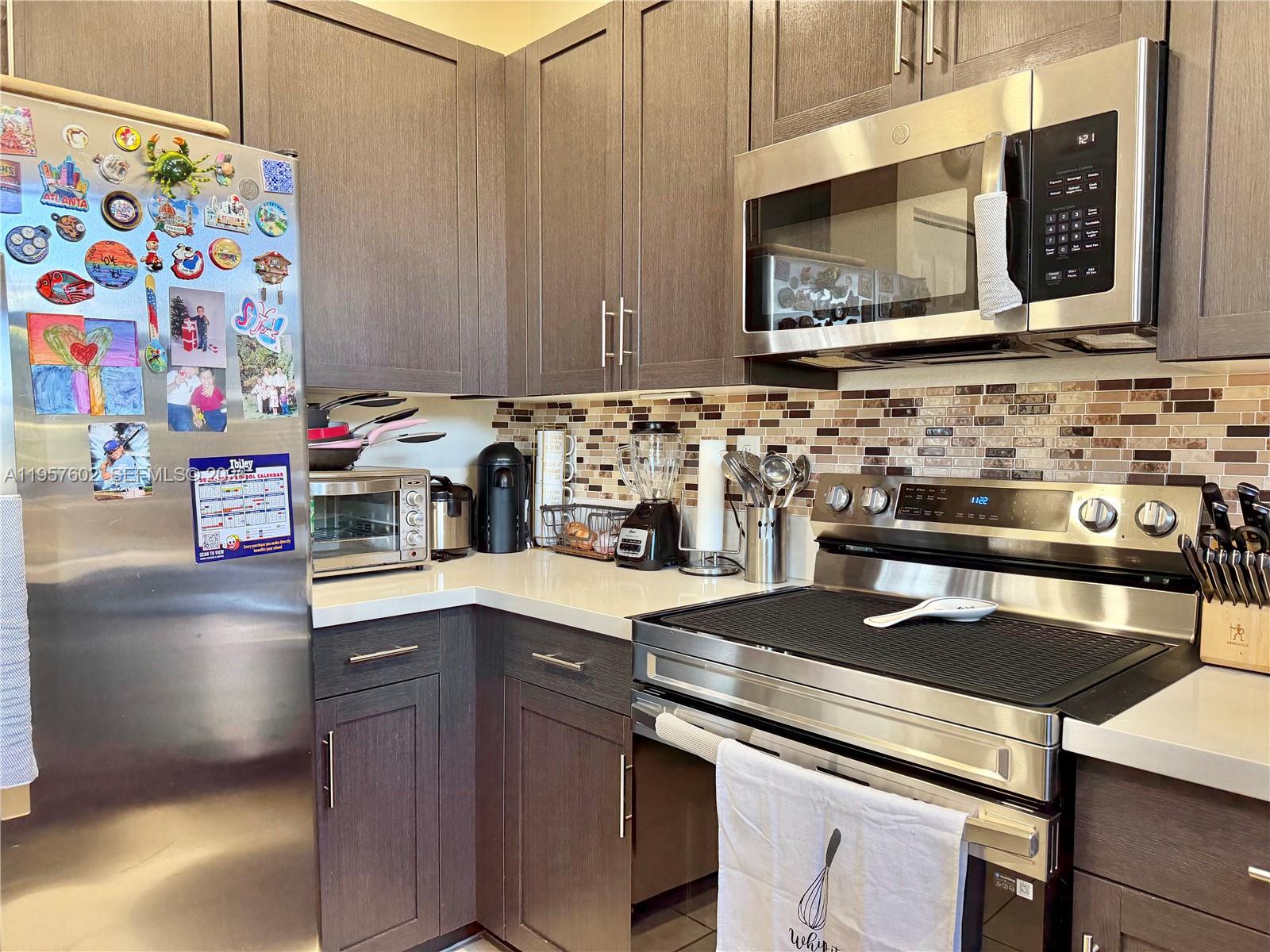 11032 West 33rd Way Hialeah, FL 33018 - Photo 11 of 40