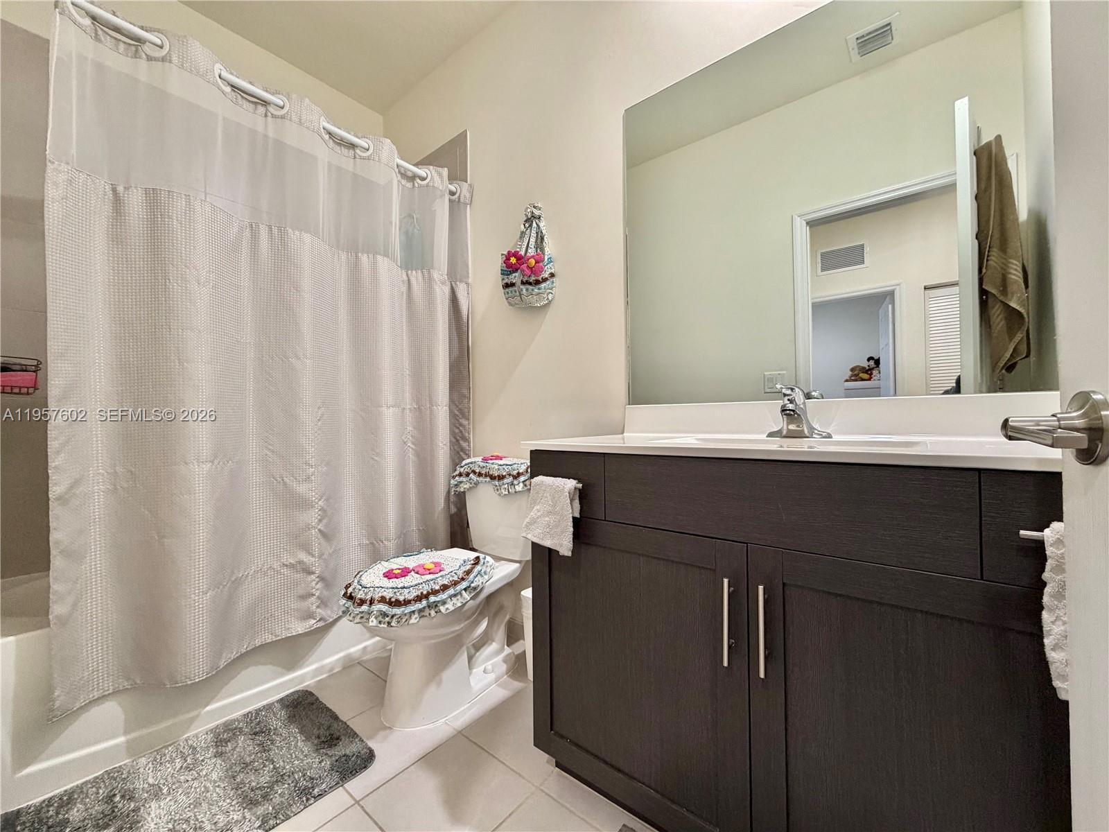 11032 West 33rd Way Hialeah, FL 33018 - Photo 25 of 40