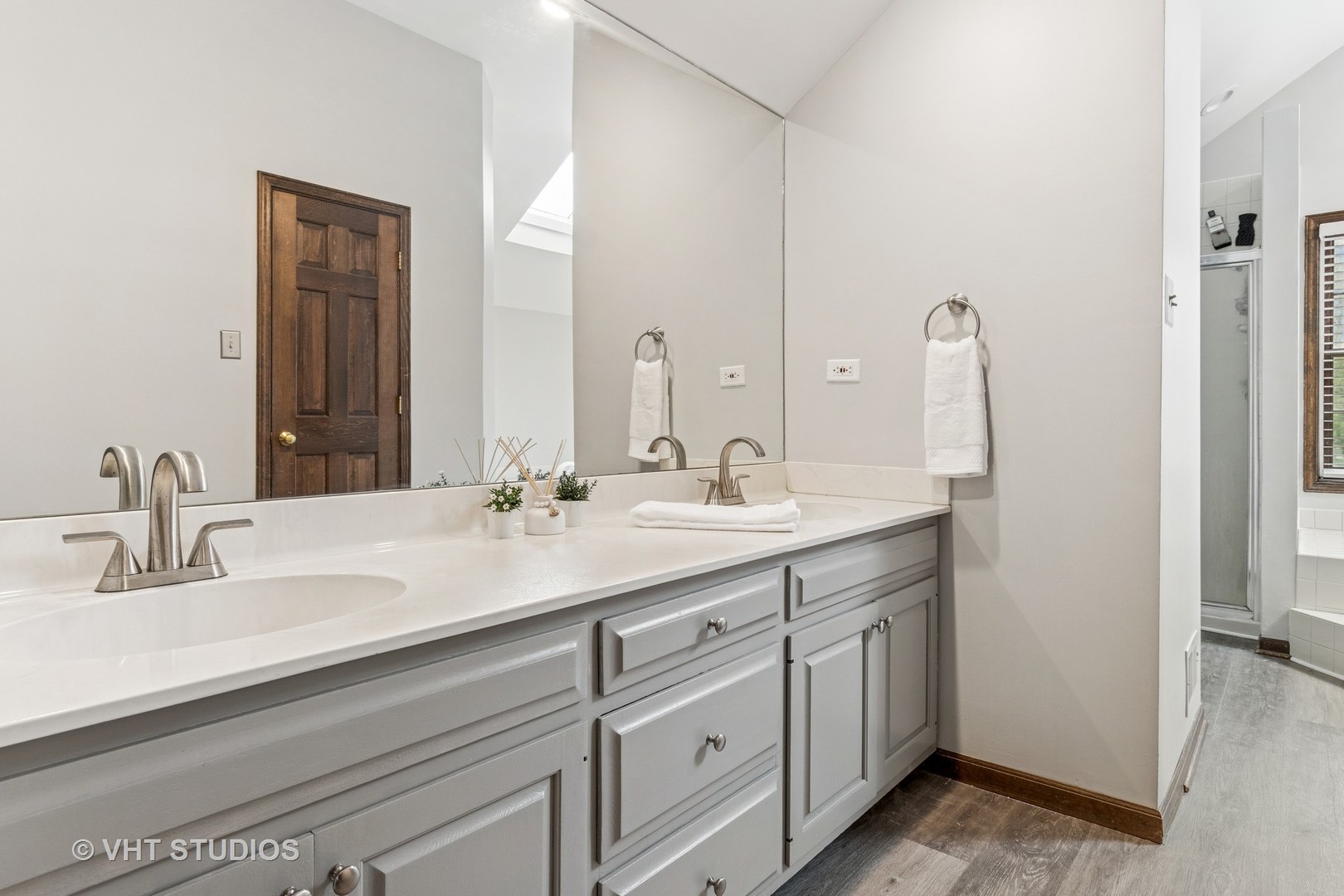 5486 Ranier Drive Lisle, IL 60532 - Photo 18 of 34 Gallery Image 18
