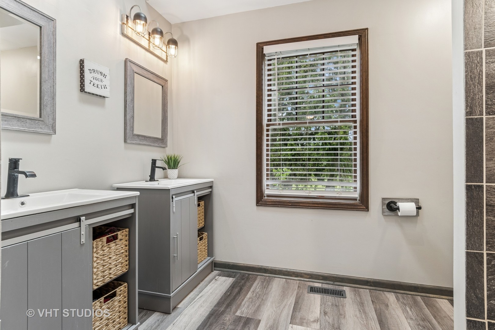 5486 Ranier Drive Lisle, IL 60532 - Photo 23 of 34 Gallery Image 23