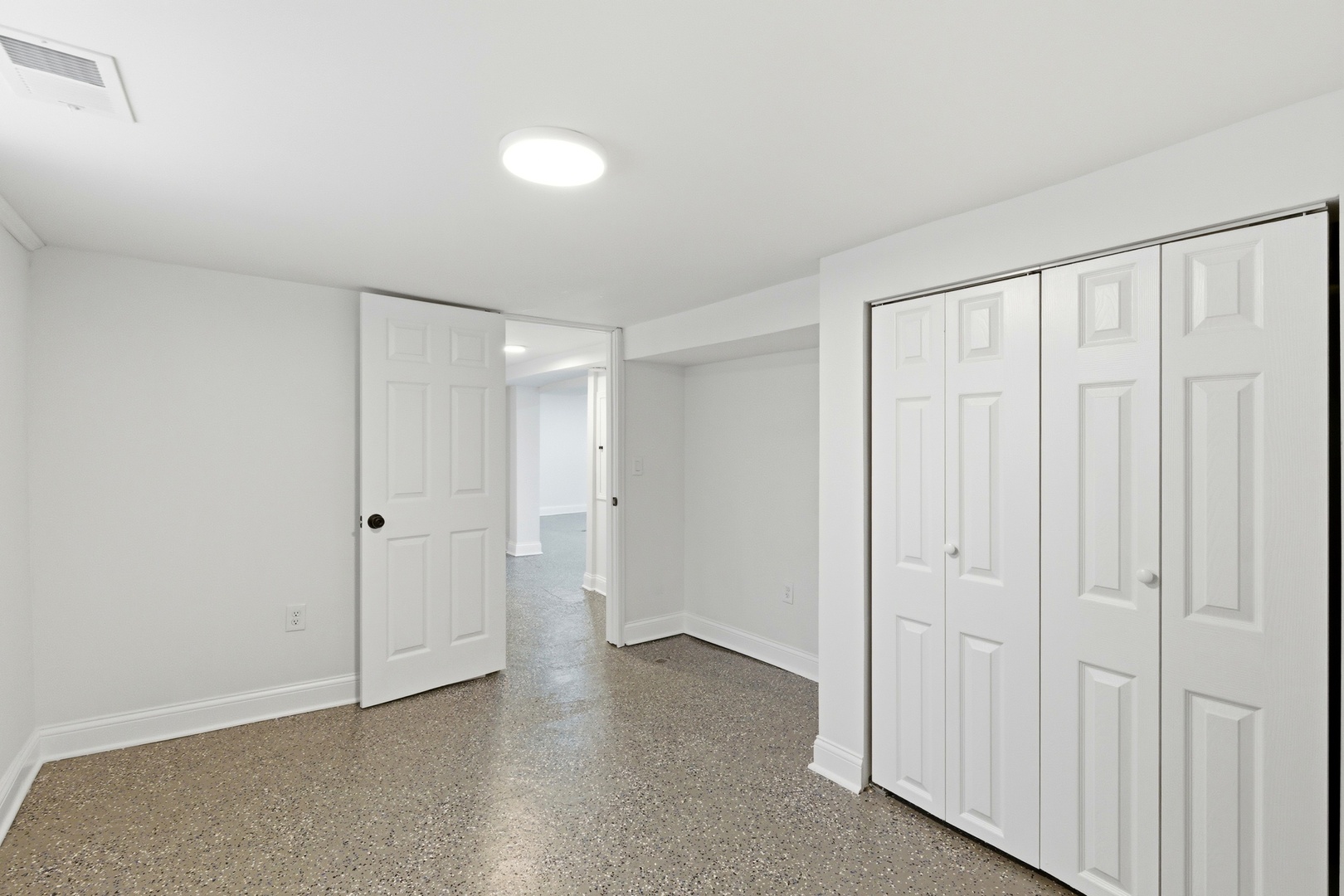 312 East 136th Street Chicago, IL 60827 - Photo 27 of 38 a view of an empty room