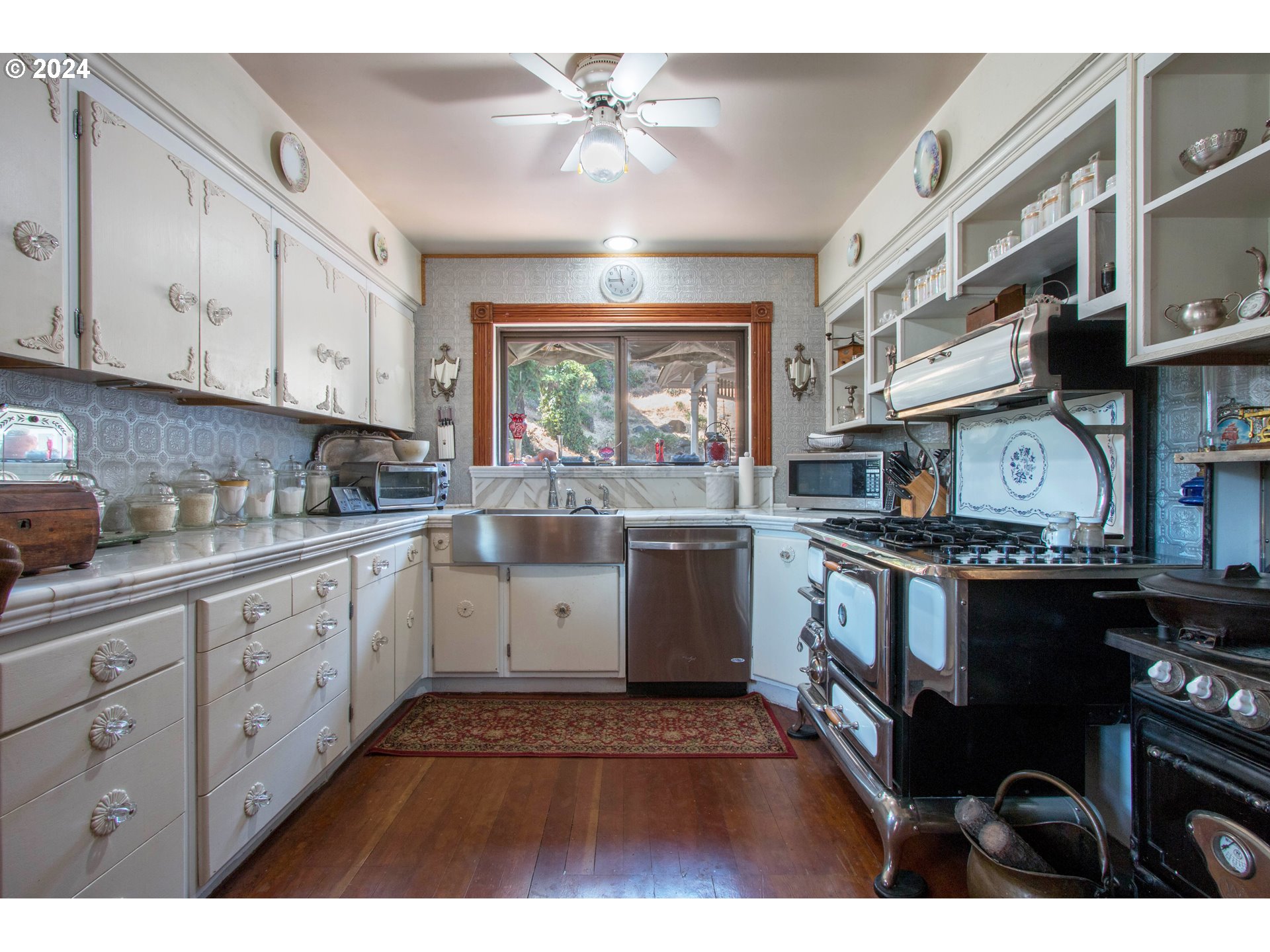 608 West 6th Street The Dalles, OR 97058 - Photo 13 of 38