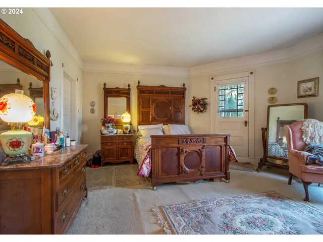 $897,000 | 608 West 6th Street, The Dalles, OR 97058