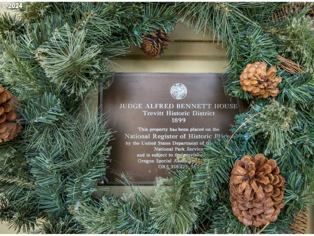 $897,000 | 608 West 6th Street, The Dalles, OR 97058