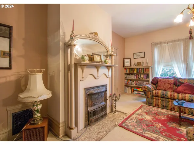 $897,000 | 608 West 6th Street, The Dalles, OR 97058