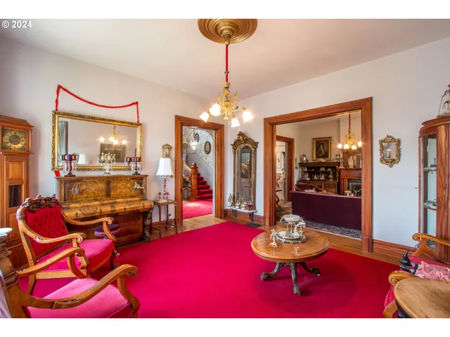 $897,000 | 608 West 6th Street, The Dalles, OR 97058