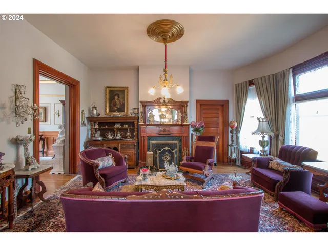 $897,000 | 608 West 6th Street, The Dalles, OR 97058