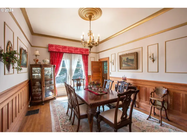 $897,000 | 608 West 6th Street, The Dalles, OR 97058