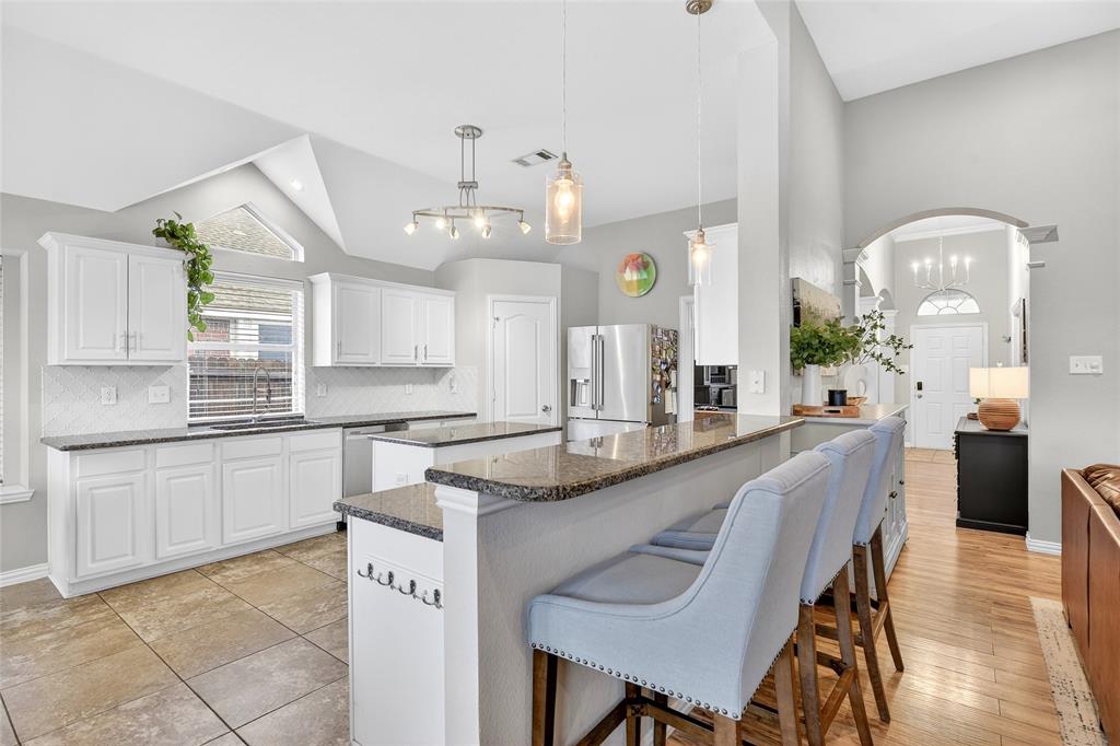 2712 Loon Lake Road Denton, TX 76210 - Photo 11 of 40 Breakfast Bar