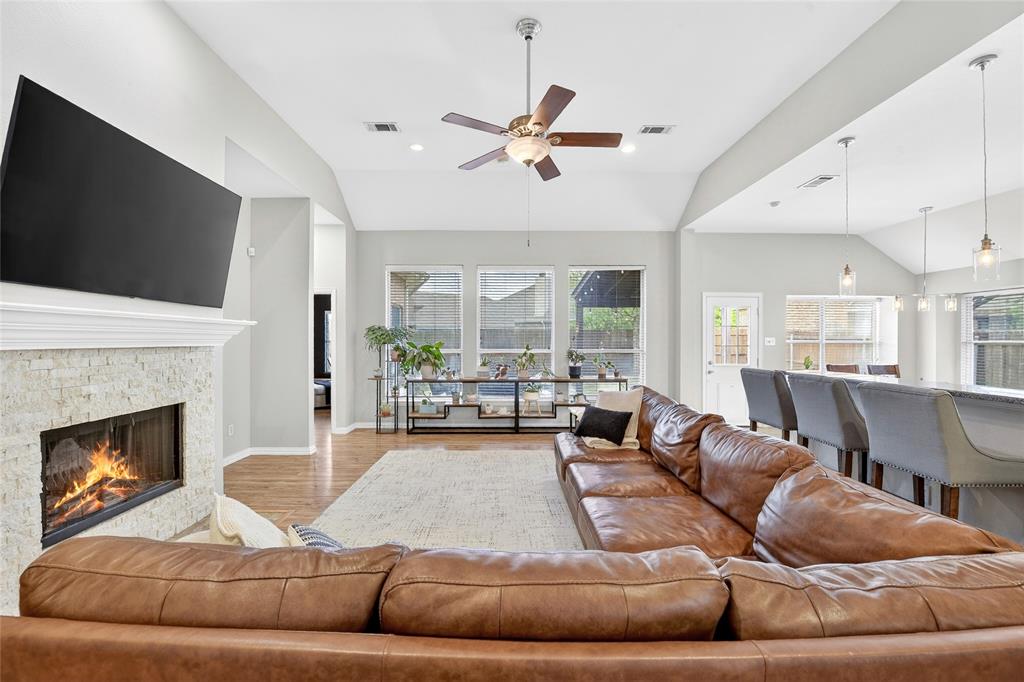 2712 Loon Lake Road Denton, TX 76210 - Photo 23 of 40 Time to gather