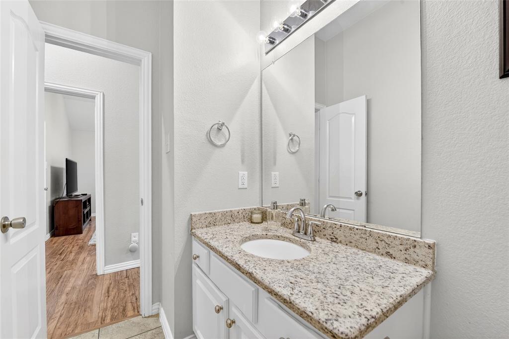 2712 Loon Lake Road Denton, TX 76210 - Photo 35 of 40 granite sink