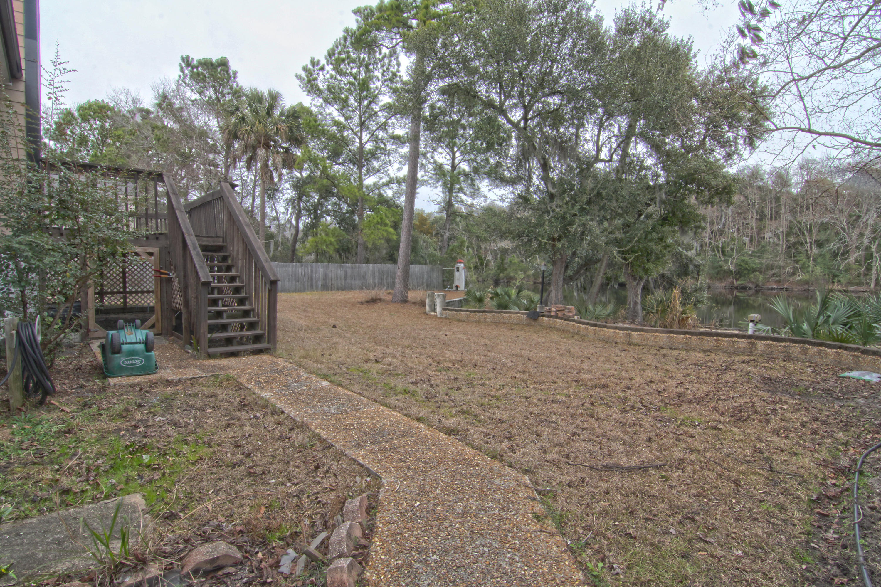 2235 Mariners Charleston, SC 29414 - Photo 13 of 20 backyard
