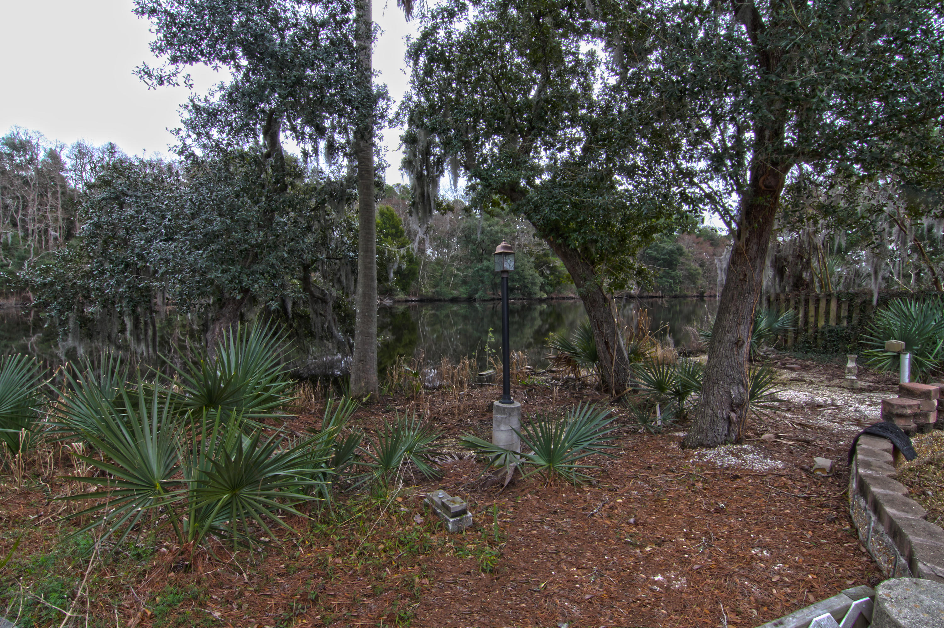 2235 Mariners Charleston, SC 29414 - Photo 15 of 20 backyard3