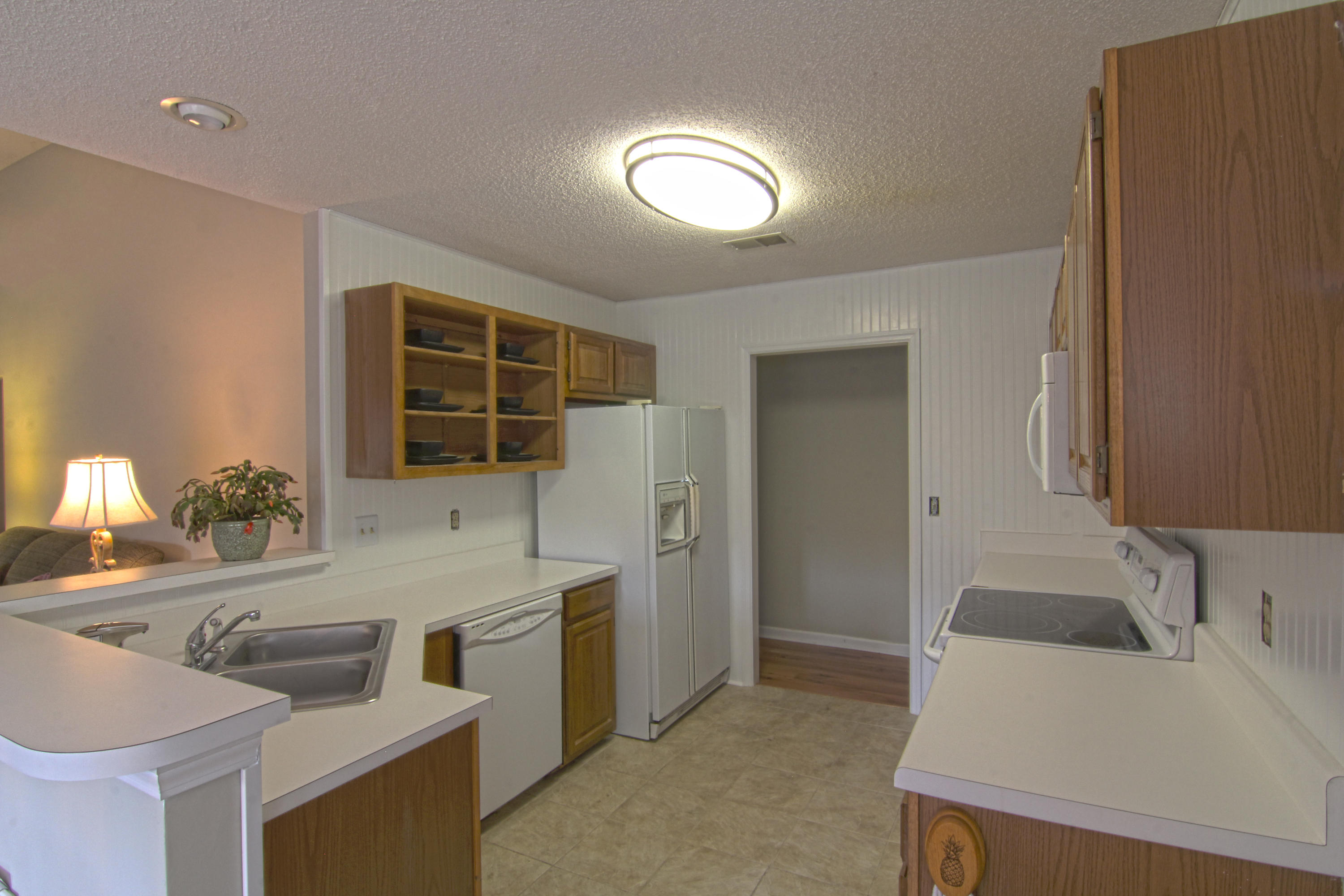 2235 Mariners Charleston, SC 29414 - Photo 6 of 20 Kitchen