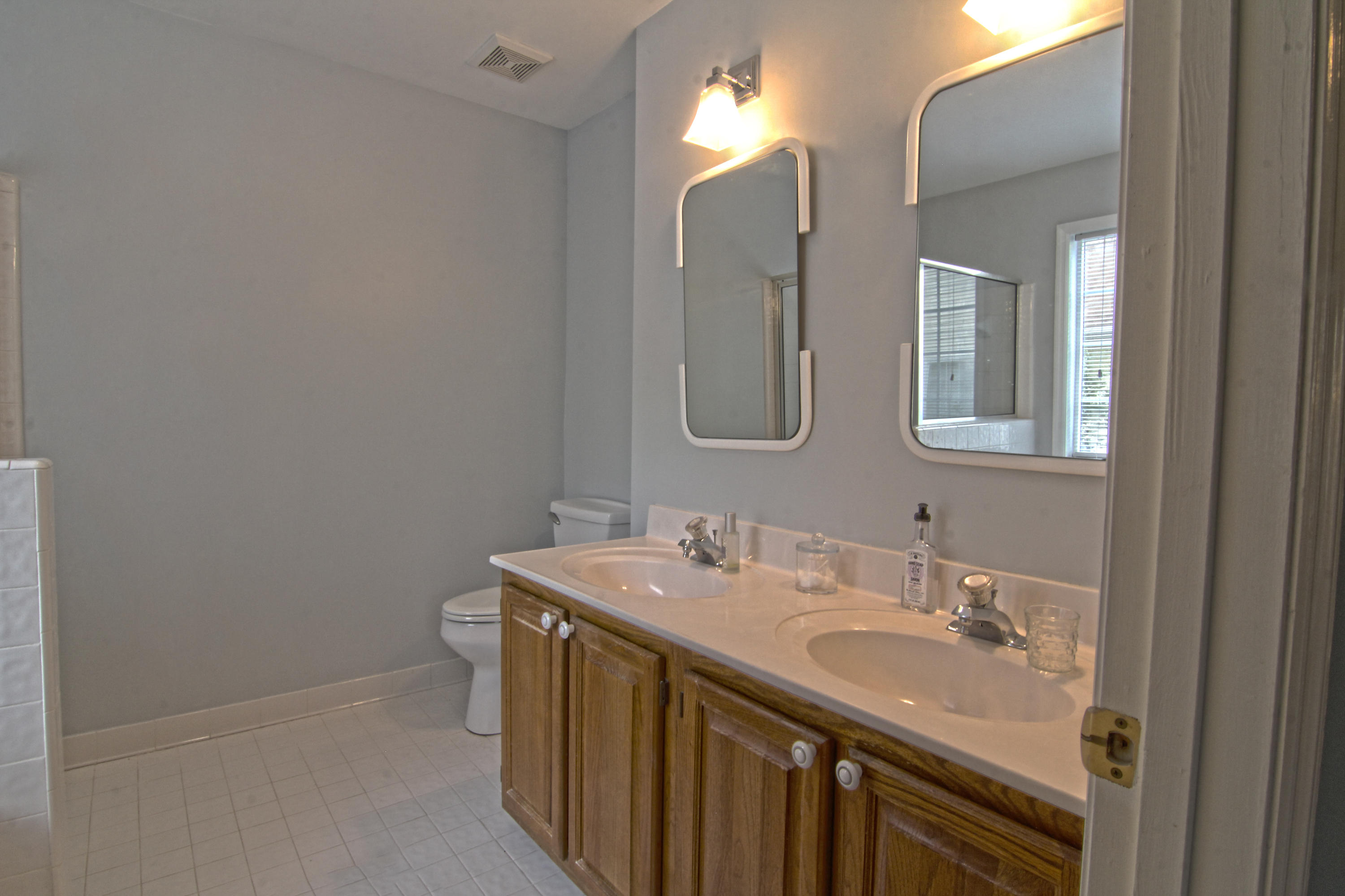 2235 Mariners Charleston, SC 29414 - Photo 10 of 20 MasterBathroom