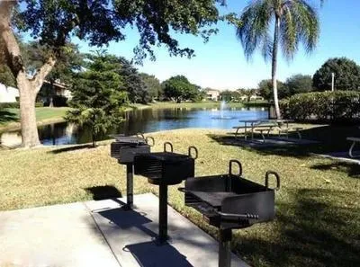 $2,000 | 512 Gardens Drive, Unit 103, Pompano Beach, FL 33069