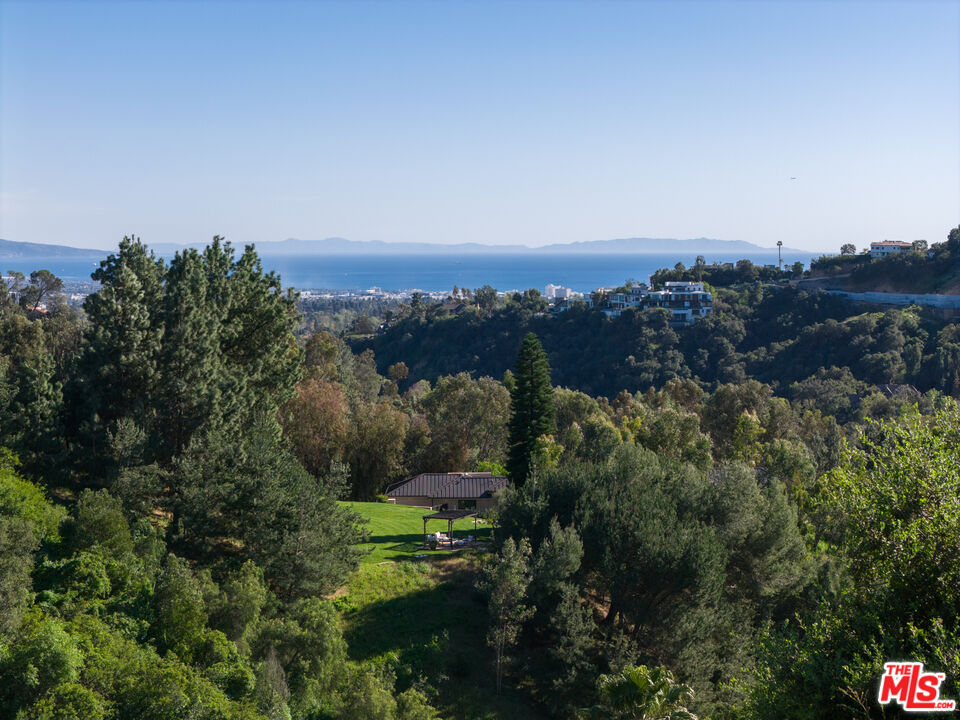 13058 Rivers Road Los Angeles, CA 90049 - Photo 15 of 16