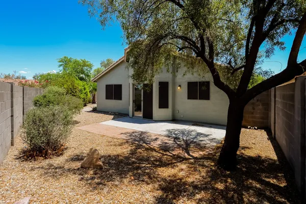 $1,950 | 1048 East Monteleone Street, San Tan Valley, AZ 85140