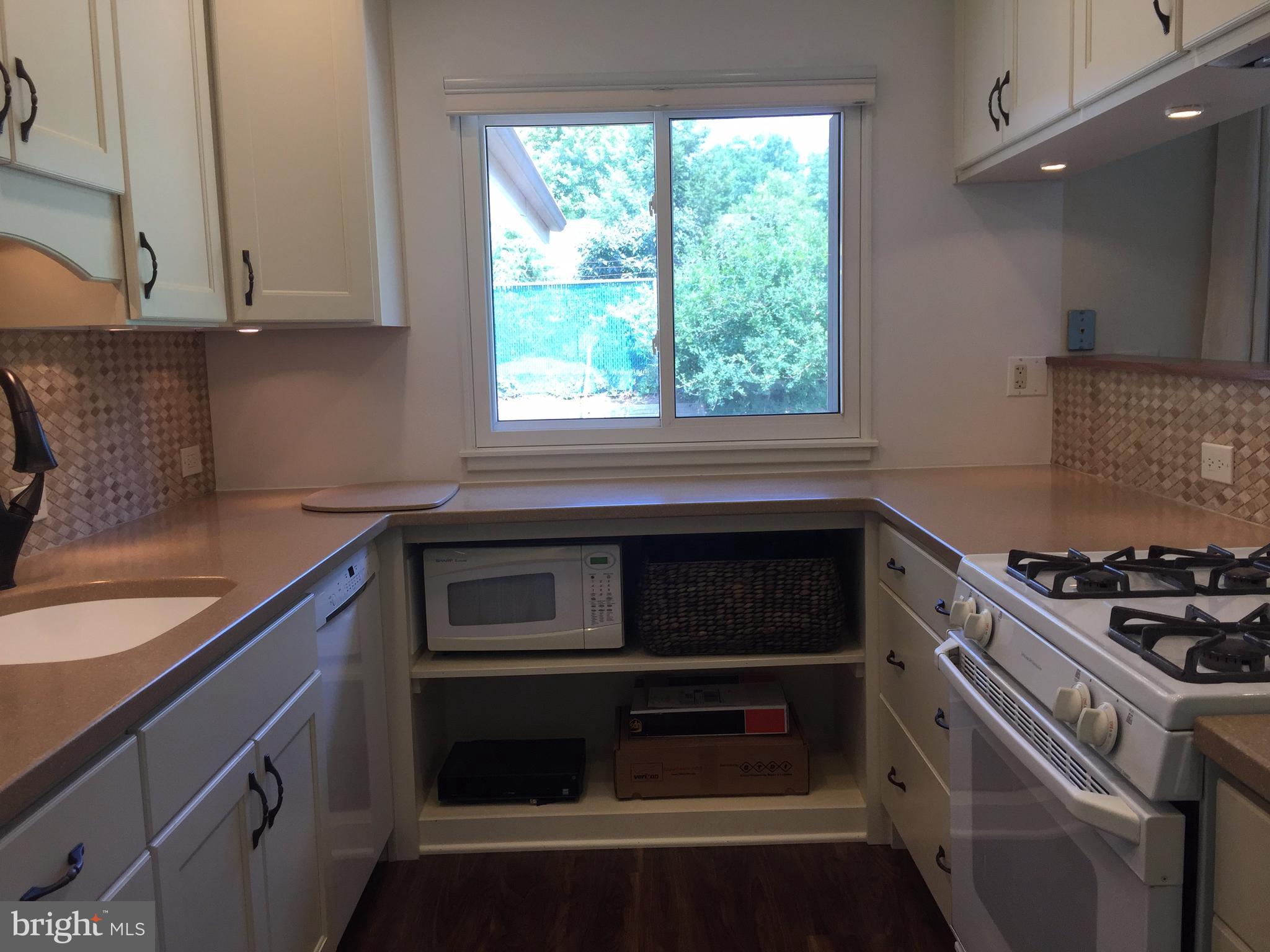 14928 Hydrus Road Silver Spring, MD 20906 - Photo 13 of 24 Kitchen