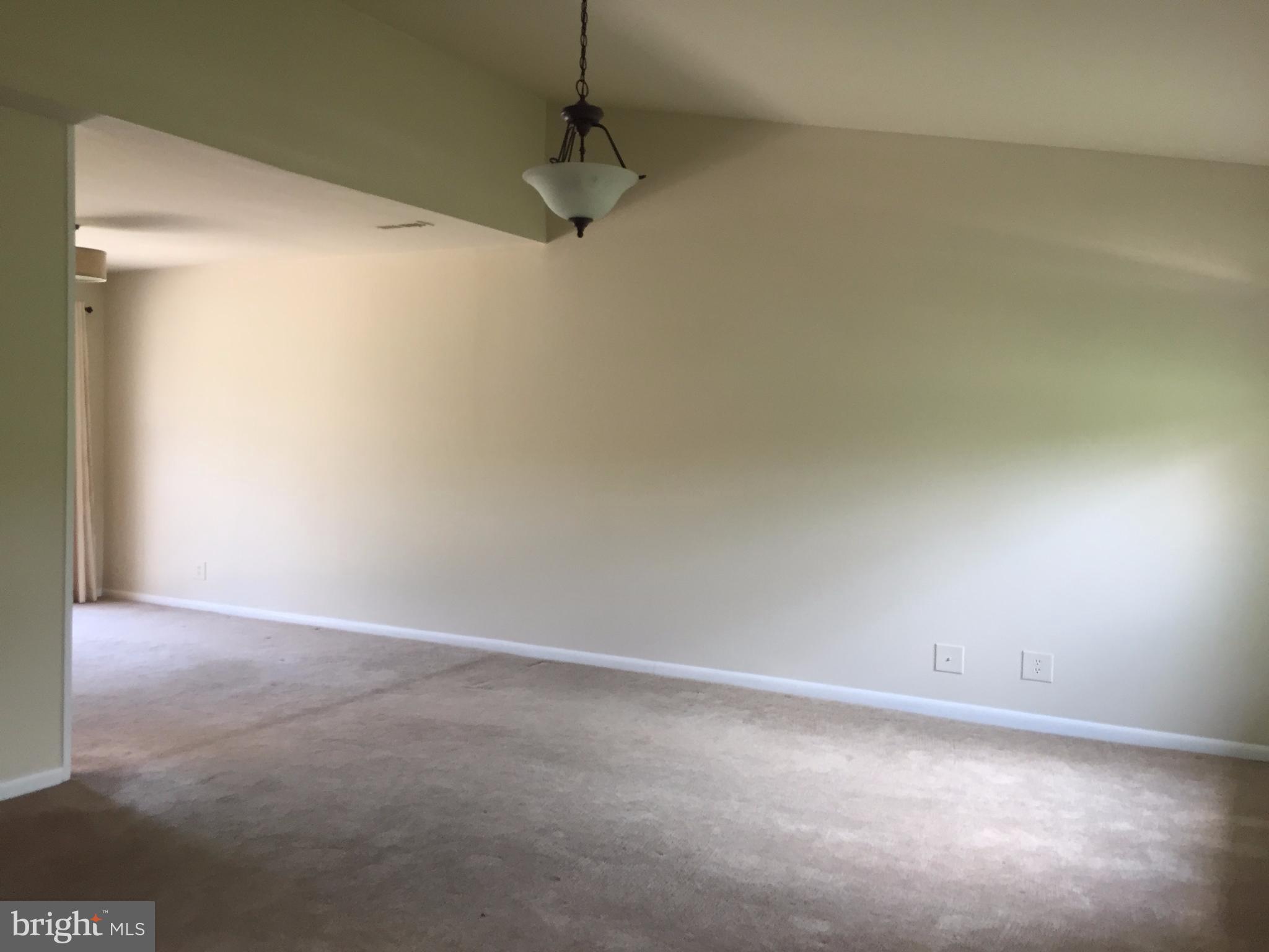 Living Room leads to dining "el"