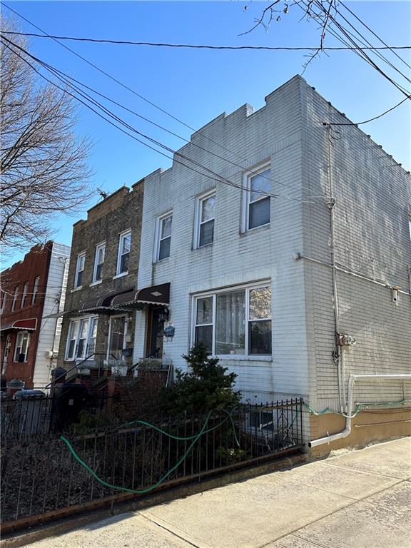 1644 East 33rd St  