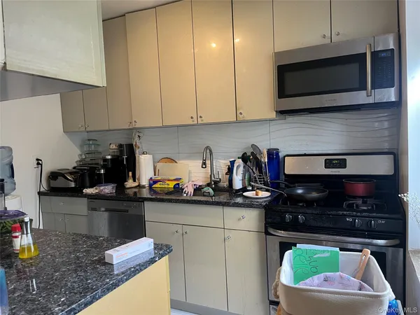 $3,250 | 208-08 39th Avenue, Unit 1 | Bayside