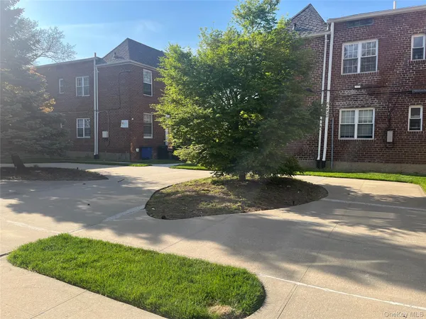 $3,250 | 208-08 39th Avenue, Unit 1 | Bayside