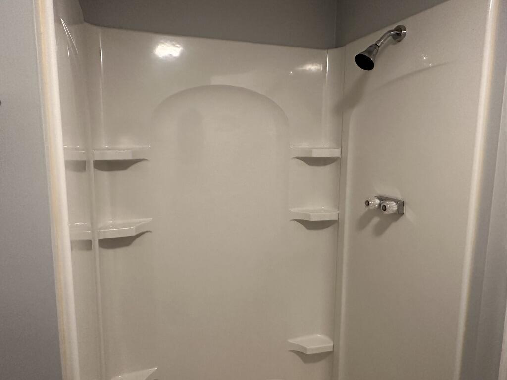 103 Cochran Road Jonesborough, TN 37659 - Photo 30 of 45 easy clean shower